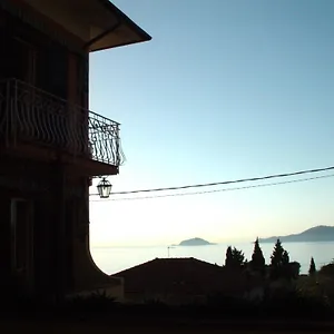 https://locanda-miranda.hotelitalianriviera.com